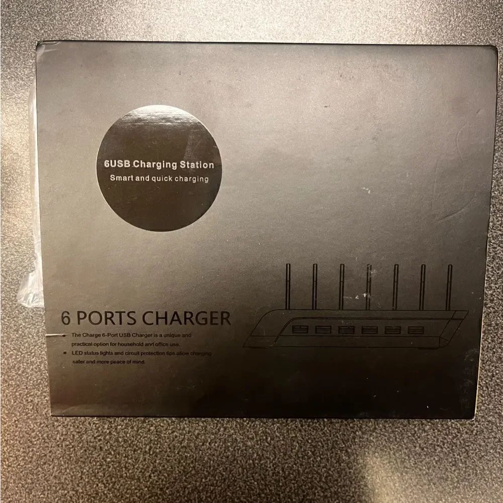 6 Port Charging Station